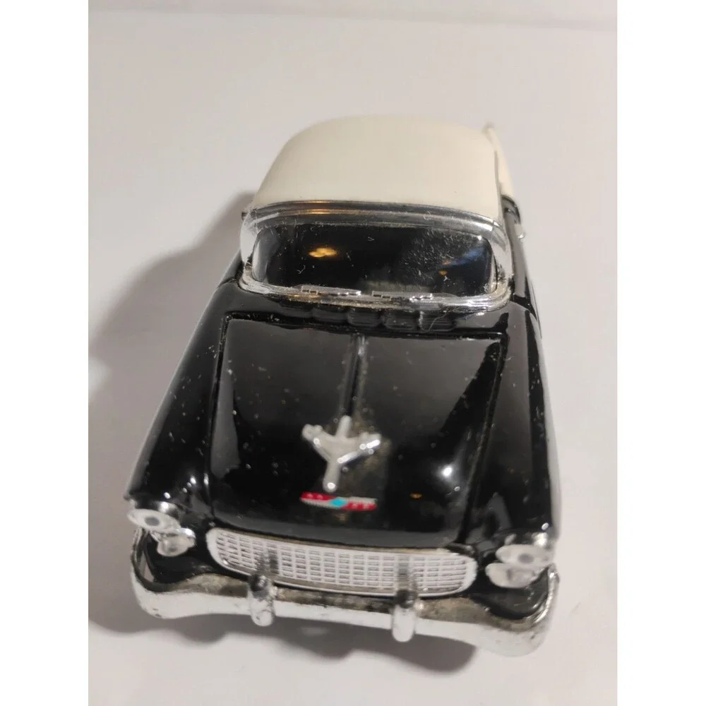Signature models SS5720 1955 CHEVROLET Bel Air 1:32 Scale Wind Up